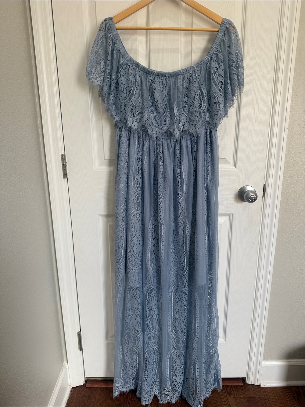 Women's Lace Off-Shoulder Maxi Dress in Dusty Blue
